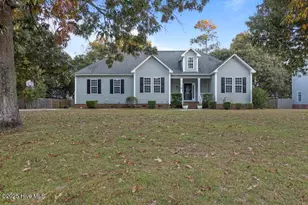118 Shellbank Dr, Sneads Ferry, NC 28460 - Photo 1