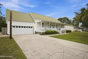 321 NE 60th St, Oak Island, NC 28465 - Photo 34