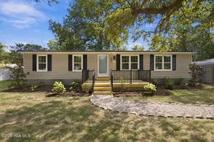 621 Harbor Dr SE, Bolivia, NC 28422 - Photo 1