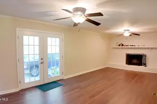 1013 Lakeview Dr, Clinton, NC 28328 - Photo 8