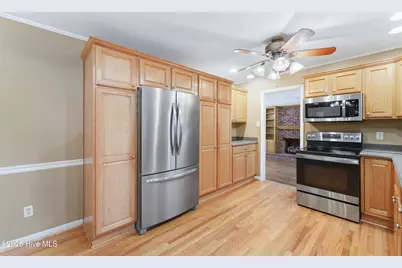 203 Brookview Drive, Jacksonville, NC 28540 - Photo 18