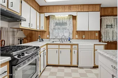 12621 Holly Lane, Laurinburg, NC 28352 - Photo 10