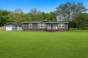 9556 Silver Spoon Rd, Clarkton, NC 28433 - Photo 2