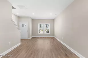 608 Jacks Xing Dr, Hubert, NC 28539 - Photo 4