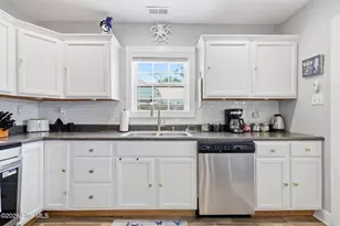 3111 Arendell St, Morehead City, NC 28557 - Photo 12