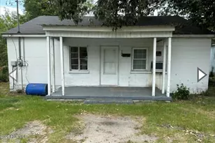 704 E Washington Ave, Kinston, NC 28501 - Photo 1
