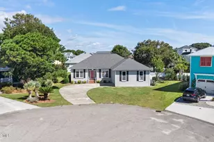 833 Cutter Ct, Kure Beach, NC 28449 - Photo 2