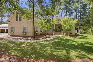 920 Crooked Creek Dr, New Bern, NC 28560 - Photo 1