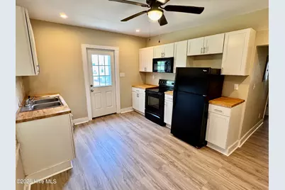 1105 College Street, Kinston, NC 28501 - Photo 2