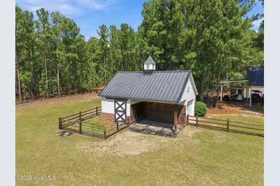 104 Meadows Lane, Aberdeen, NC 28315 - Photo 6