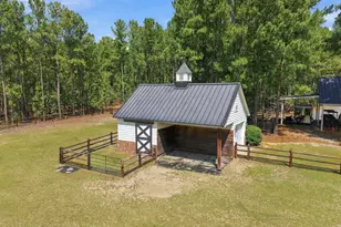 104 Meadows Ln, Aberdeen, NC 28315 - Photo 6