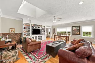 104 Meadows Ln, Aberdeen, NC 28315 - Photo 2