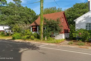 302 Moore St, Beaufort, NC 28516 - Photo 10