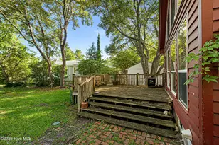 302 Moore St, Beaufort, NC 28516 - Photo 16