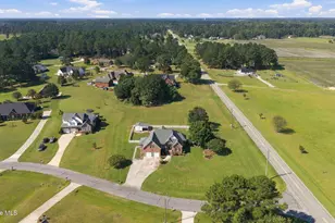 1308 Steeplechase Dr, Grimesland, NC 27837 - Photo 10