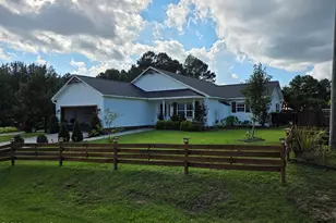 200 Flagstone Ln, Jacksonville, NC 28546 - Photo 2
