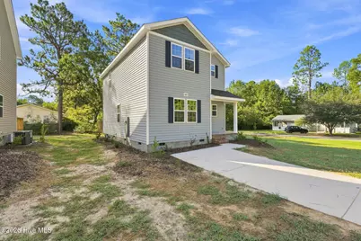 595 S Glover Street, Southern Pines, NC 28387 - Photo 4