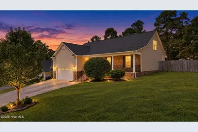 184 Hampshire Court, Raeford, NC 28376 - Photo 1