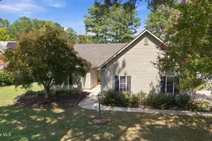 1405 Warwick Cir, Winterville, NC 28590 - Photo 2