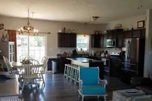 201 Classy Ct, Richlands, NC 28574 - Photo 4