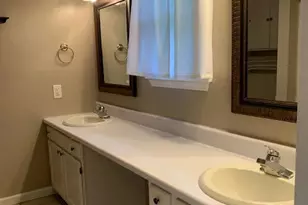 1302 Kevin Ct, Jacksonville, NC 28546 - Photo 10