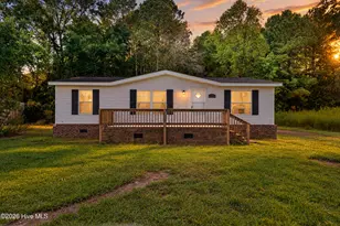 193 Peach St, Clarkton, NC 28433 - Photo 2
