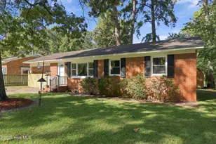 27 Croatan Ave, Bath, NC 27808 - Photo 1