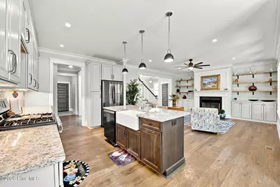 212 Shoreview Drive, New Bern, NC 28562 - Photo 4