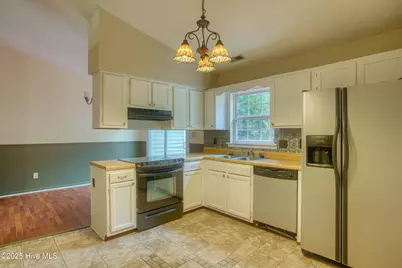 303 Sedgefield Court, Jacksonville, NC 28540 - Photo 8