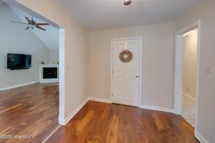 320 S Wedgewood Dr, Washington, NC 27889 - Photo 4