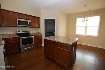 508 New Hanover Trail, Jacksonville, NC 28546 - Photo 4