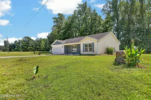 137 McCoy Ln, Jacksonville, NC 28546 - Photo 2