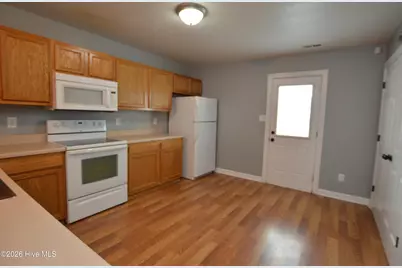 905 Springwood Drive, Jacksonville, NC 28546 - Photo 4