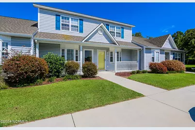 702 Courtyard E, Beaufort, NC 28516 - Photo 1
