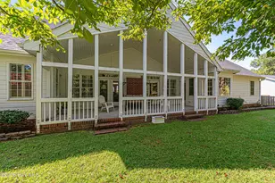 102 Fairway Dr W, Morehead City, NC 28557 - Photo 4