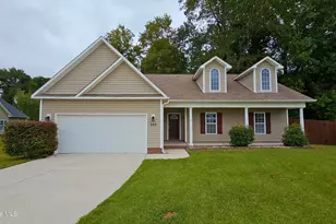 300 Bouy Ct, Swansboro, NC 28584 - Photo 1