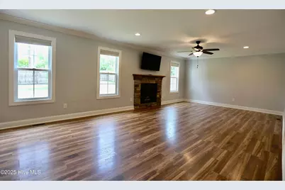 180 Lori Lane, Aberdeen, NC 28315 - Photo 6