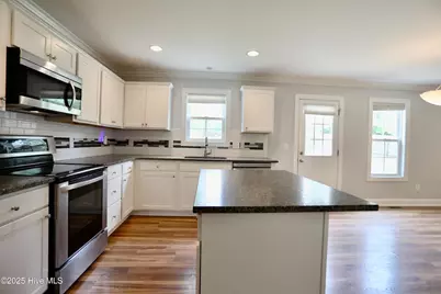 180 Lori Lane, Aberdeen, NC 28315 - Photo 16