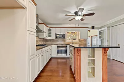 1299 N Shore Drive, Southport, NC 28461 - Photo 10