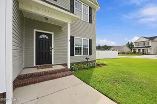 113 Borough Nest Dr, Swansboro, NC 28584 - Photo 4