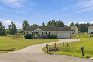 2103 Deerwood Ln, Kinston, NC 28504 - Photo 4