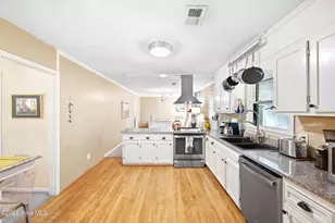 135 Disney Dr, Wilmington, NC 28409 - Photo 18