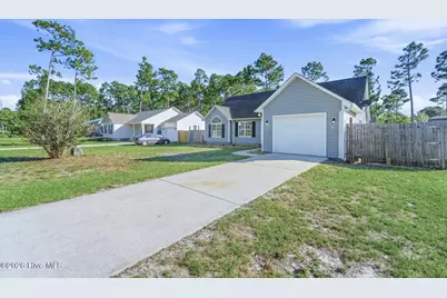 20 S Shelby Road, Southport, NC 28461 - Photo 2