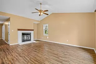 542 Shadowridge Rd, Jacksonville, NC 28546 - Photo 6