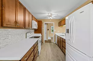 542 Shadowridge Rd, Jacksonville, NC 28546 - Photo 16