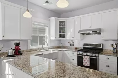 214 E 11th Street, Southport, NC 28461 - Photo 20