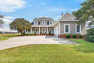 118 Harold Ave, Swansboro, NC 28584 - Photo 2