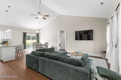 306 E Theriault Court, Jacksonville, NC 28540 - Photo 2