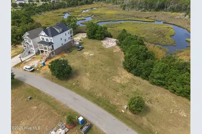 617 Cannonsgate Drive, Newport, NC 28570 - Photo 2