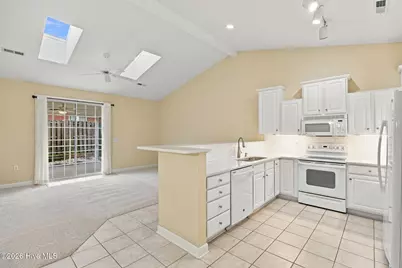 5006 Carleton Drive #Unit 139, Wilmington, NC 28403 - Photo 6